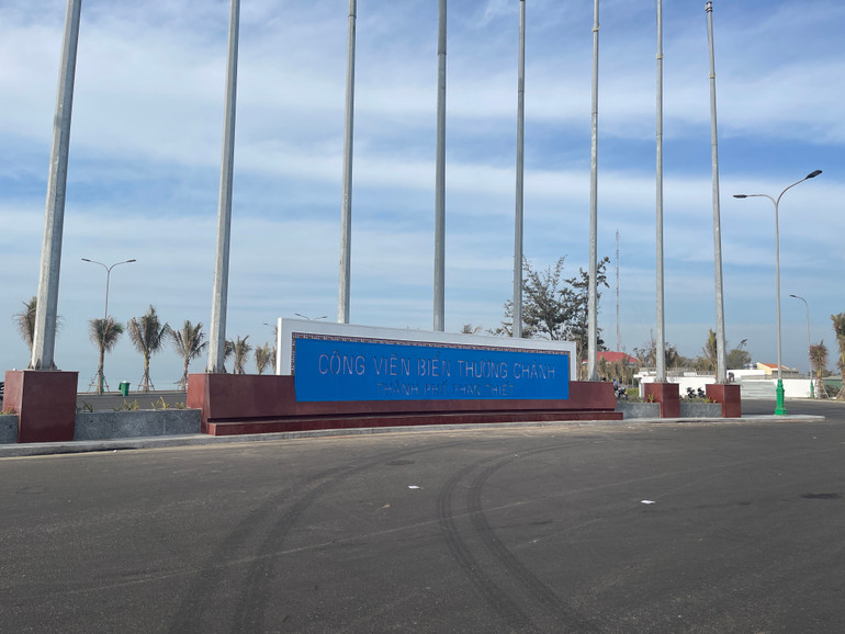 Công viên biển Thương Chánh vừa mới đưa vào sử dụng. Công viên biển Thương Chánh vừa mới đưa vào sử dụng.