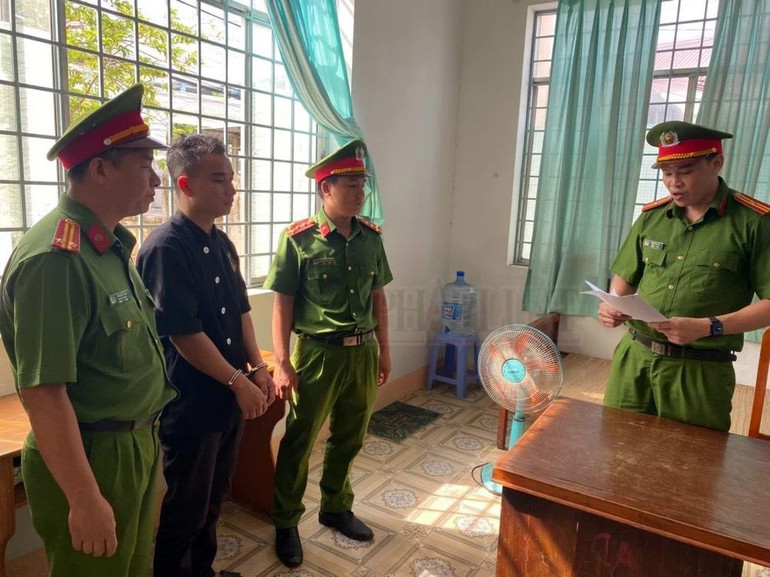 Bắt tạm giam đối với thợ hàn bất cẩn gây cháy.