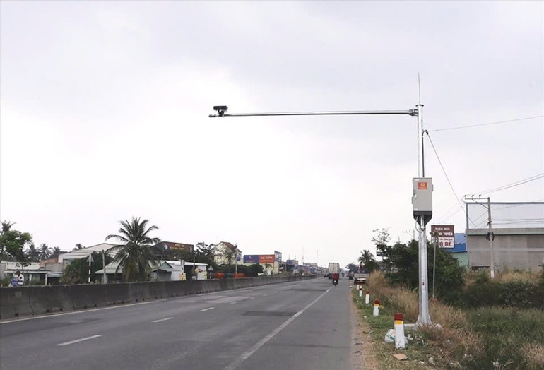 Camera đo tốc độ đa làn, giám sát ngày đêm, tự động có ghi hình.