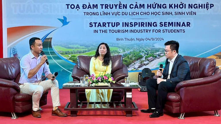 Tọa đàm thu hút gần 500 sinh viên tham dự.
