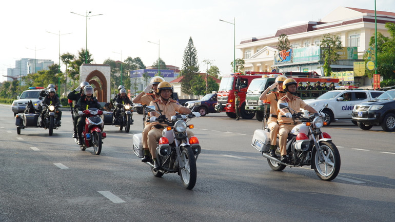 Các đơn vị đồng loạt ra quân.