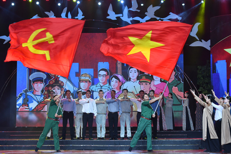 Một số tiết mục văn nghệ tại chương trình Hành trình khát vọng 2024 (Ảnh: Đăng Khoa) Một số tiết mục văn nghệ tại chương trình Hành trình khát vọng 2024 (Ảnh: Đăng Khoa)