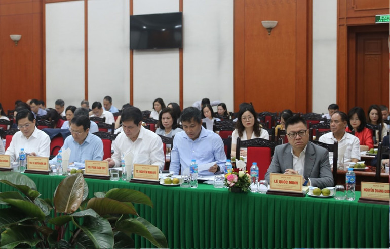 Đại biểu tham dự hội thảo.