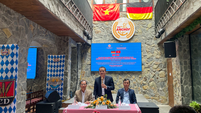 Ban tổ chức thông tin tại buổi họp báo. Ban tổ chức thông tin tại buổi họp báo.