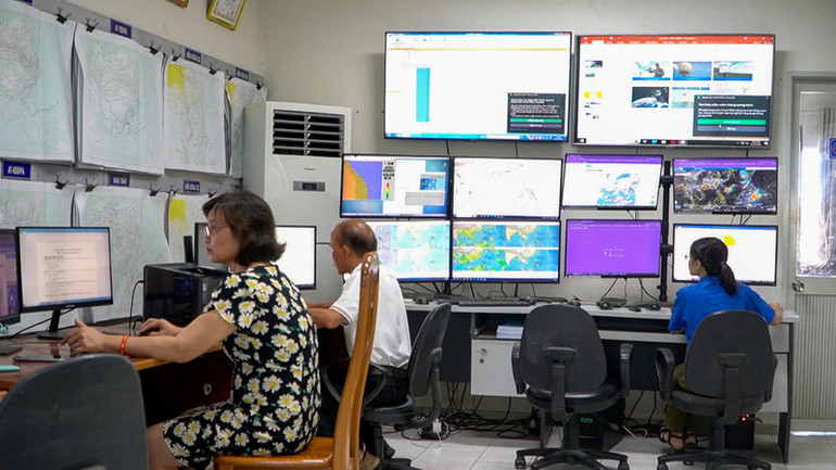 Công tác cảnh báo, dự báo khí tượng thủy văn của Đài Trung Trung Bộ ngày càng bảo đảm chất lượng nhờ ứng dụng mạnh mẽ khoa học-công nghệ.