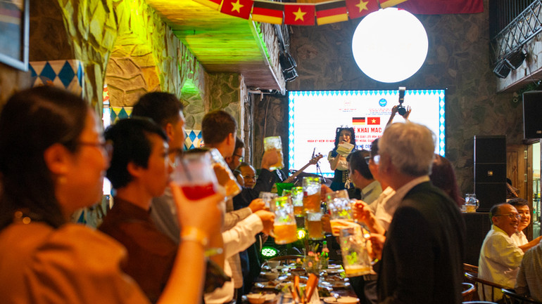 Chương trình diễn ra sôi nổi với nhiều hoạt động.