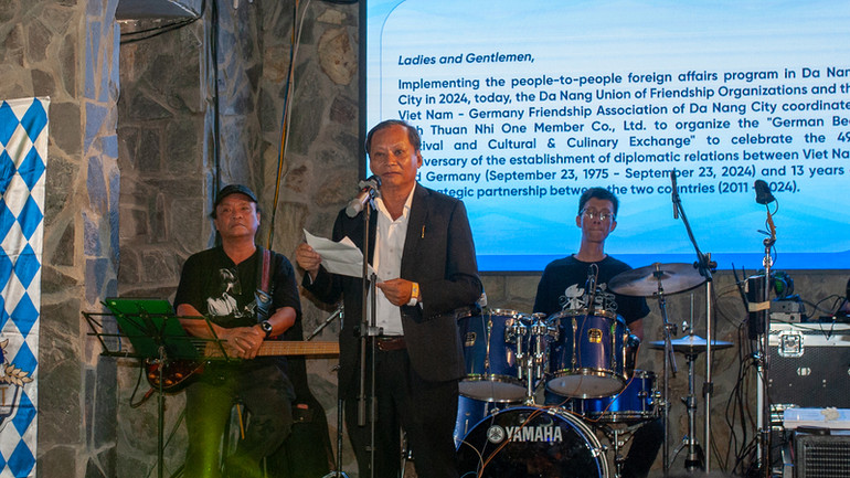 Chủ tịch Hội hữu nghị Việt Nam-Đức thành phố Đà Nẵng Nguyễn Hữu Lai phát biểu.