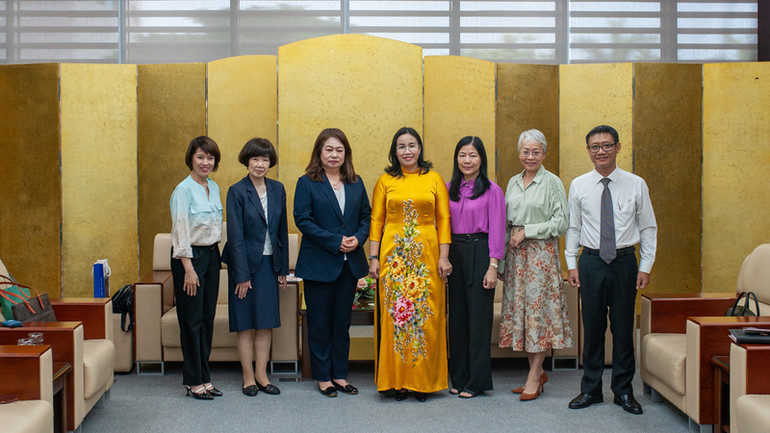 Đoàn Trường đại học tỉnh lập Nagasaki (Nhật Bản) làm việc tại Đà Nẵng.