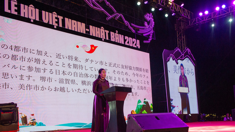 Phó Chủ tịch Ủy ban nhân dân thành phố Đà Nẵng Nguyễn Thị Anh Thi phát biểu.