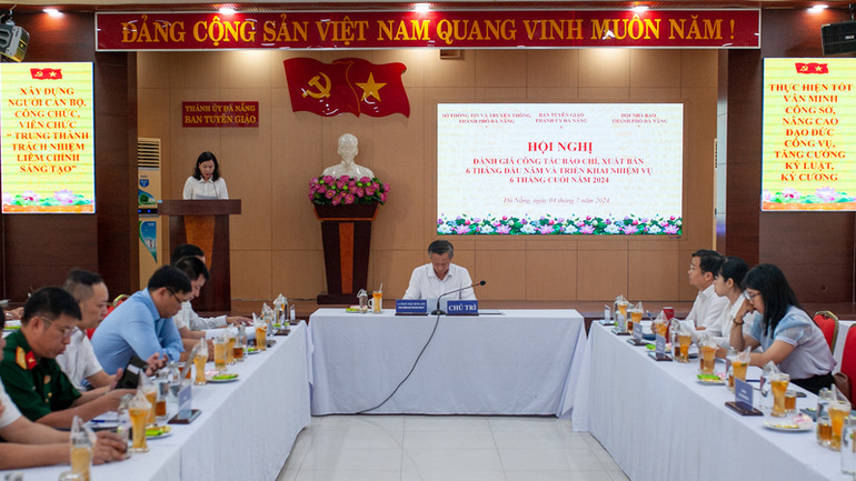Quang cảnh hội nghị.