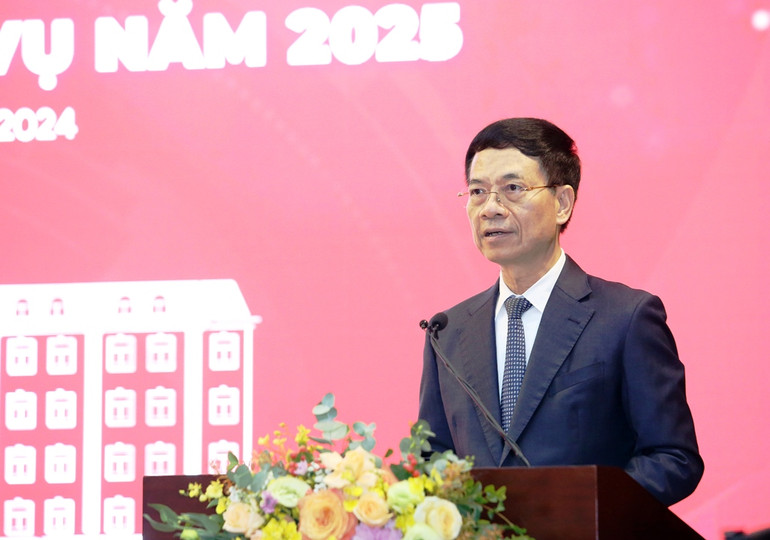 Bộ trưởng Thông tin và Truyền thông Nguyễn Mạnh Hùng phát biểu ý kiến tại Hội nghị. Bộ trưởng Thông tin và Truyền thông Nguyễn Mạnh Hùng phát biểu ý kiến tại Hội nghị.