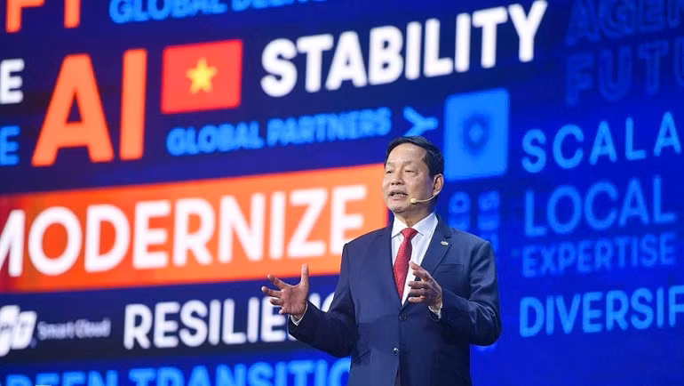 Ông Trương Gia Bình, Chủ tịch HĐQT kiêm nhà sáng lập Tập đoàn FPT cam kết dành nguồn lực đồng hành cùng Chính phủ, doanh nghiệp và các đối tác đưa Nhật Bản thành quốc gia AI. Ông Trương Gia Bình, Chủ tịch HĐQT kiêm nhà sáng lập Tập đoàn FPT cam kết dành nguồn lực đồng hành cùng Chính phủ, doanh nghiệp và các đối tác đưa Nhật Bản thành quốc gia AI.