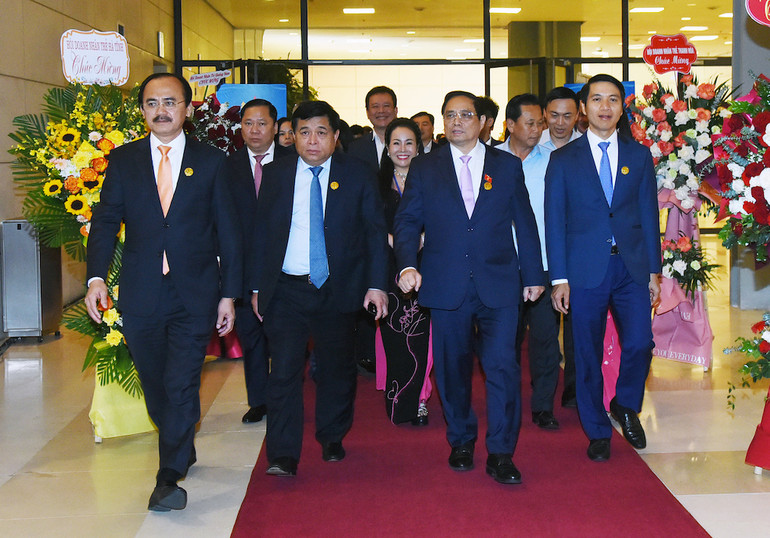 Thủ tướng Phạm Minh Chính dự lễ kỷ niệm 30 năm phong trào doanh nhân trẻ Việt Nam do Hội Doanh nhân trẻ Việt Nam tổ chức