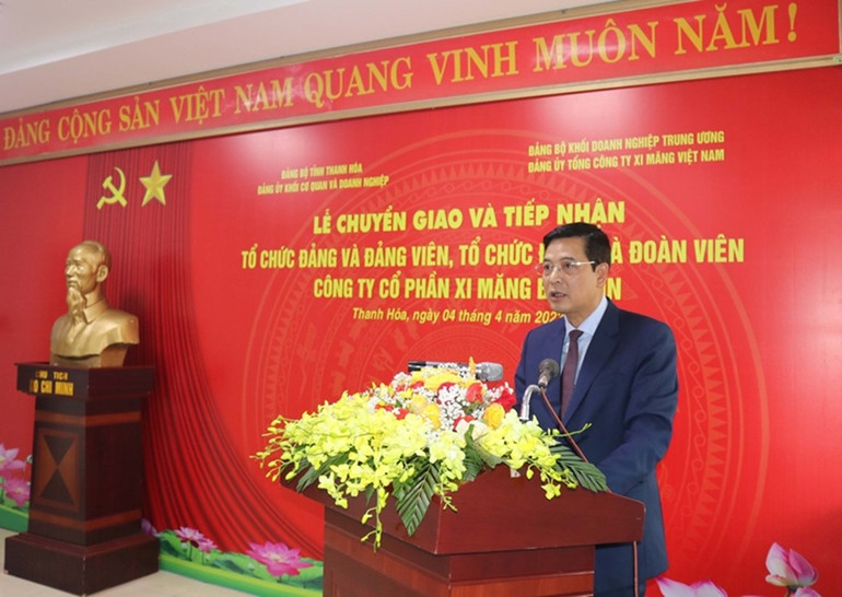 Đồng chí Bùi Xuân Dũng, Bí thư Đảng uỷ, Chủ tịch HĐTV Vicem phát biểu tại buổi lễ.