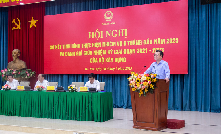 Bộ trưởng Xây dựng Nguyễn Thanh Nghị phát biểu tại hội nghị