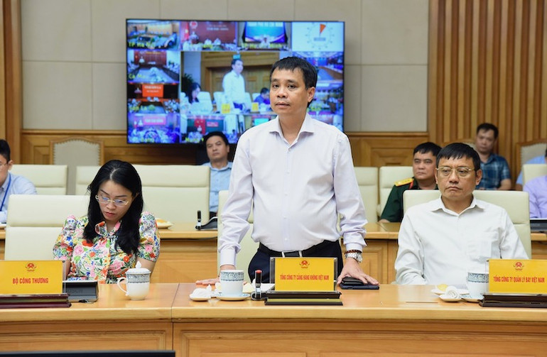 Đại diện lãnh đạo Tổng công ty Cảng hàng không phát biểu