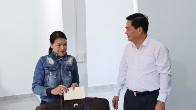 Sự hỗ trợ của Nhà nước, cộng đồng là nguồn lực quan trọng giúp hộ nghèo, cận nghèo làm ngôi nhà mới.