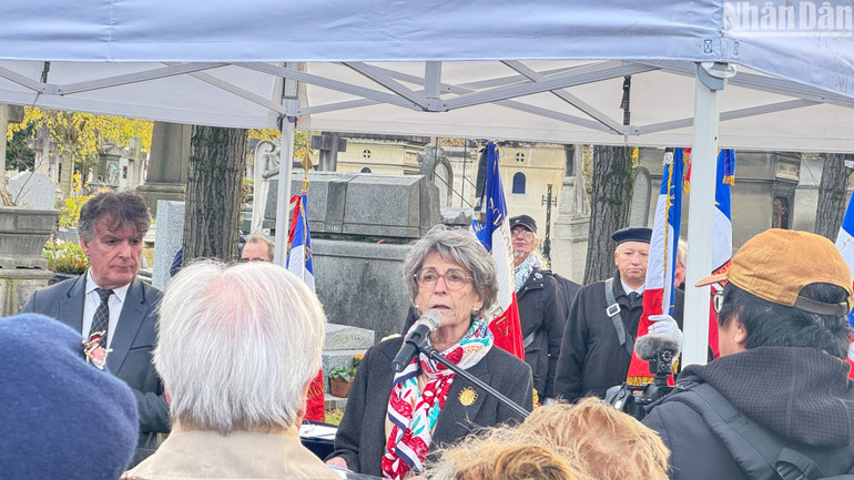 Bà Elisabeth Helfer Aubrac nhấn mạnh: Cuộc đời tròn một thế kỷ của Madeleine Riffaud gắn liền với tinh thần táo bạo, cam kết, đam mê, được dẫn dắt bởi một ý chí phi thường. Bà Elisabeth Helfer Aubrac nhấn mạnh: Cuộc đời tròn một thế kỷ của Madeleine Riffaud gắn liền với tinh thần táo bạo, cam kết, đam mê, được dẫn dắt bởi một ý chí phi thường.