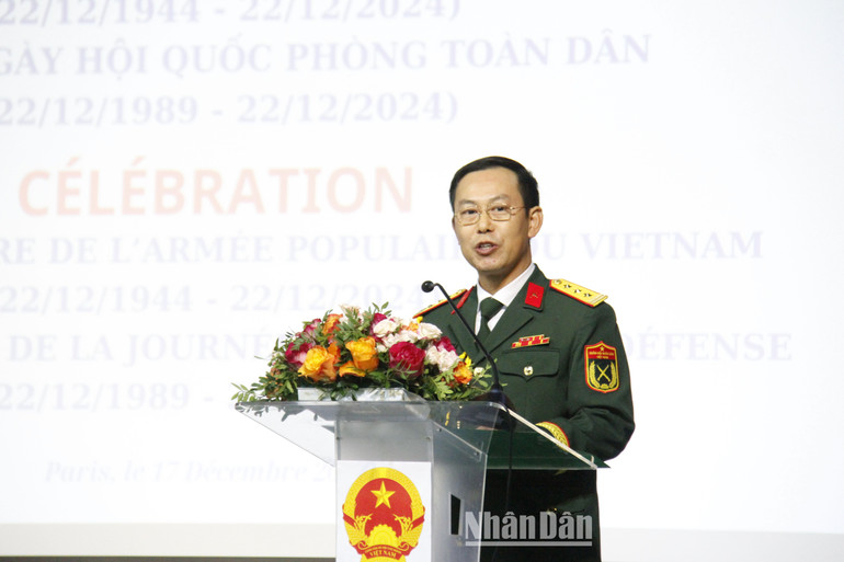 Thượng tá Lê Mạnh Quyền, Tùy viên Quốc phòng Việt Nam tại Pháp, nhấn mạnh: Văn phòng Tùy viên Quốc phòng Việt Nam và Pháp là một kênh thúc đẩy sự hiểu biết, tin cậy và hợp tác hữu nghị giữa hai nước. (Ảnh: KHẢI HOÀN) Thượng tá Lê Mạnh Quyền, Tùy viên Quốc phòng Việt Nam tại Pháp, nhấn mạnh: Văn phòng Tùy viên Quốc phòng Việt Nam và Pháp là một kênh thúc đẩy sự hiểu biết, tin cậy và hợp tác hữu nghị giữa hai nước. (Ảnh: KHẢI HOÀN)