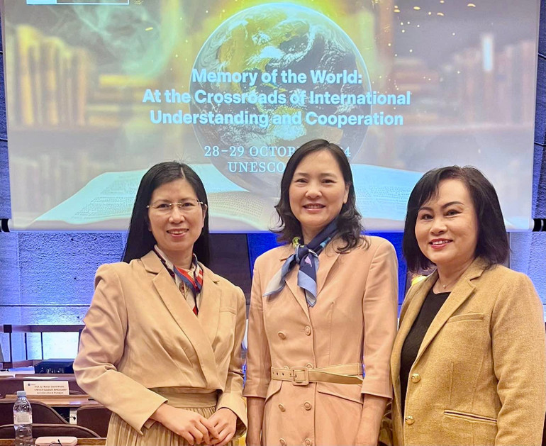 Đoàn Việt Nam tham dự Hội nghị.