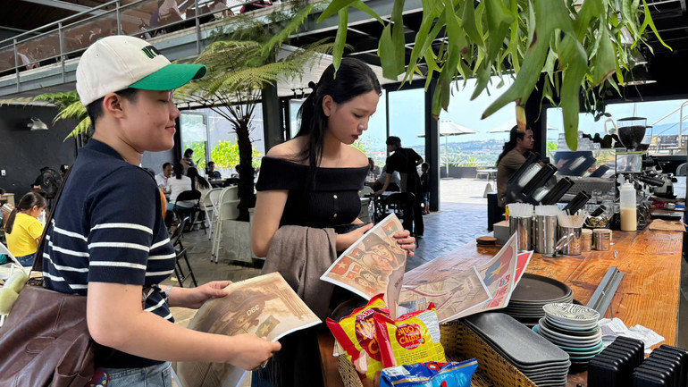 Lan tỏa hình ảnh, nội dung phụ san từ không gian quán cà-phê....