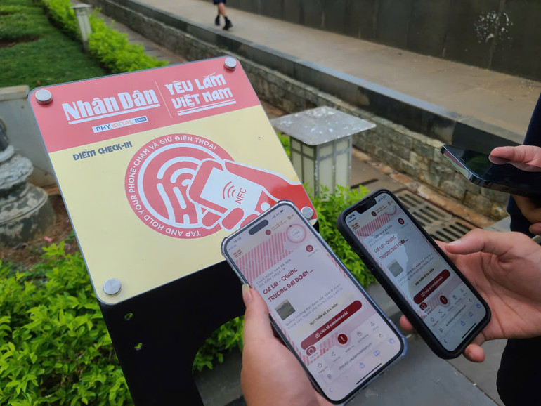 Điểm check-in tại Quảng trường Đại đoàn kết thành phố Pleiku. Điểm check-in tại Quảng trường Đại đoàn kết thành phố Pleiku.