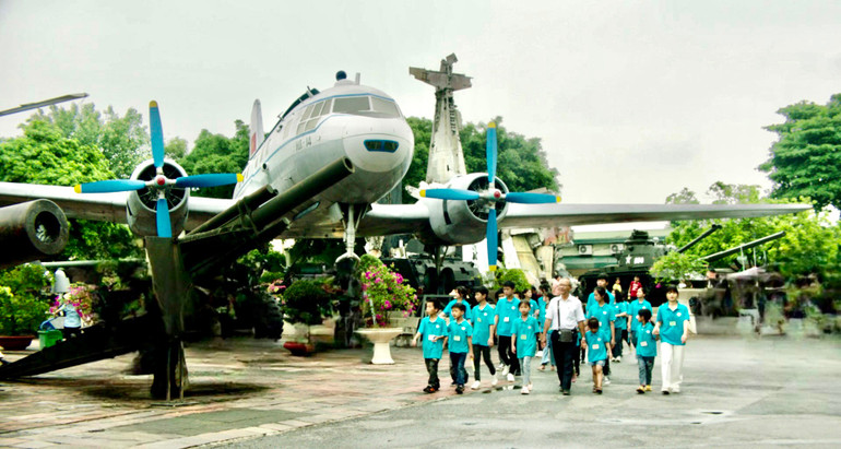 Cảnh trong phim tài liệu "Suối nguồn" do Điện ảnh Quân đội nhân dân sản xuất.