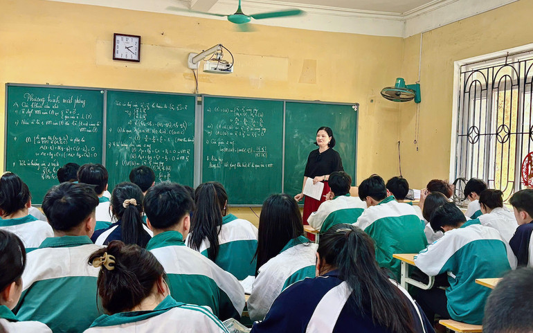 Học sinh lớp 12 Trường THPT Trần Quang Khải (huyện Khoái Châu, tỉnh Hưng Yên) ôn thi tốt nghiệp THPT 2025 (Ảnh: QUỲNH NGUYỄN)