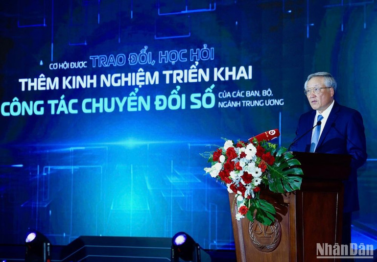 Chánh án Toà án nhân dân tối cao Nguyễn Hòa Bình phát biểu khai mạc Hội nghị giới thiệu mô hình chuyển đổi số thành công cấp bộ, ngành