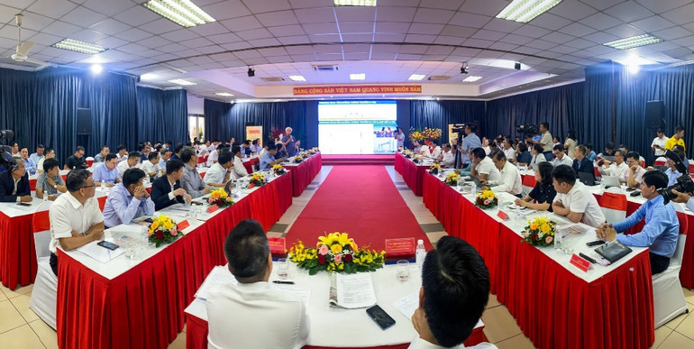 Toàn cảnh Hội thảo “Ảnh hưởng của tĩnh không cầu Thủ Thiêm 4 đến tiềm năng phát triển du lịch khu vực Cảng Sài Gòn”.