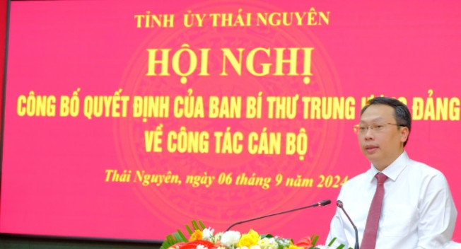 Đồng chí Nguyễn Huy Dũng, Phó Bí thư Tỉnh ủy, Chủ tịch Ủy ban nhân dân tỉnh Thái Nguyên, phát biểu nhận nhiệm vụ.