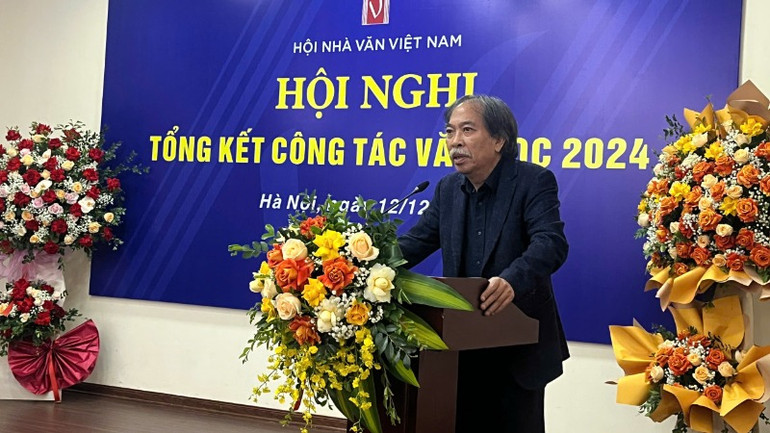 Chủ tịch Hội Nhà văn Việt Nam báo cáo tổng kết hoạt động văn học năm 2024. Chủ tịch Hội Nhà văn Việt Nam báo cáo tổng kết hoạt động văn học năm 2024.