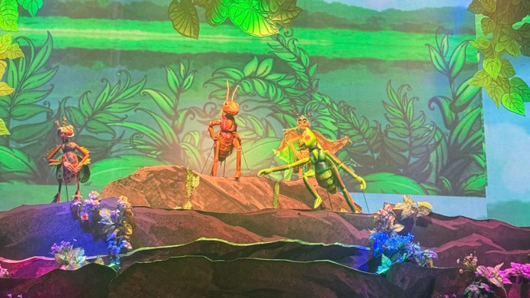 Thế giới tuổi thơ đầy ấn tượng trên sân khấu.