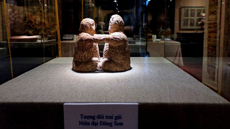 Bộ sưu tập mang đến cho người xem nhiều tư liệu và cảm xúc bất ngờ. Bộ sưu tập mang đến cho người xem nhiều tư liệu và cảm xúc bất ngờ.