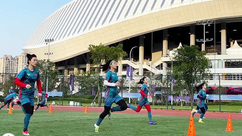 Đội tuyển bóng đá nữ Việt Nam tập luyện trước trận đấu với Nhật Bản. (Ảnh VFF)