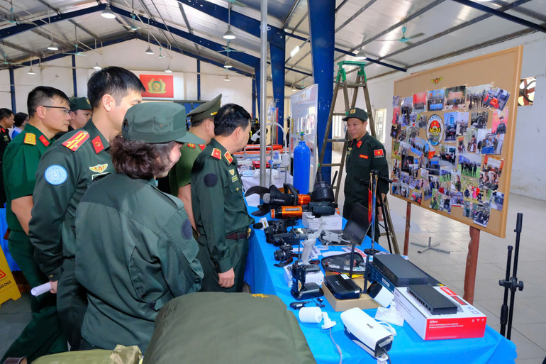 Đoàn khảo sát phục vụ thẩm tra Luật Tham gia lực lượng gìn giữ hòa bình của Liên hợp quốc. (Ảnh: VNFPU1)