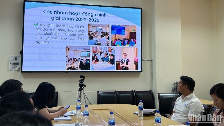 Diễn đàn nhằm thúc đẩy đổi mới sáng tạo để hỗ trợ sự phát triển bền vững và cân bằng của ngành nông nghiệp và chế biến nông sản tại 5 tỉnh Tây nguyên là Đắk Lắk, Đắk Nông, Gia Lai, Kon Tum và Lâm Đồng. (Ảnh: HẢI YẾN) Diễn đàn nhằm thúc đẩy đổi mới sáng tạo để hỗ trợ sự phát triển bền vững và cân bằng của ngành nông nghiệp và chế biến nông sản tại 5 tỉnh Tây nguyên là Đắk Lắk, Đắk Nông, Gia Lai, Kon Tum và Lâm Đồng. (Ảnh: HẢI YẾN)