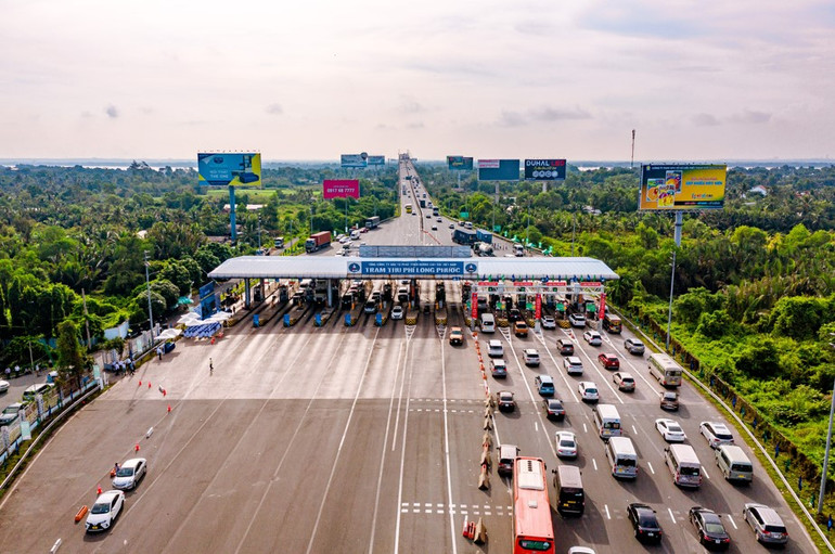 Người dân có thể bị gián đoạn khi sử dụng dịch vụ ngay tại trạm thu phí khi chưa hoàn tất định danh tài khoản giao thông. Người dân có thể bị gián đoạn khi sử dụng dịch vụ ngay tại trạm thu phí khi chưa hoàn tất định danh tài khoản giao thông.