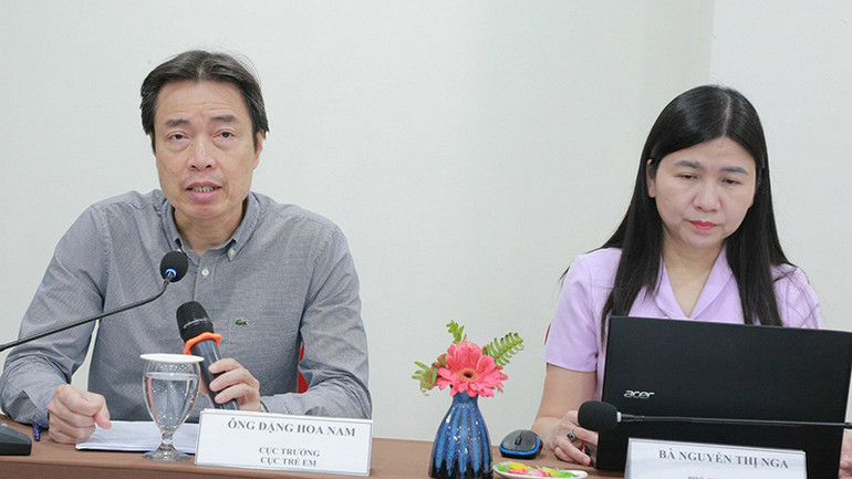 Lãnh đạo Cục Trẻ em chia sẻ tại buổi tập huấn.