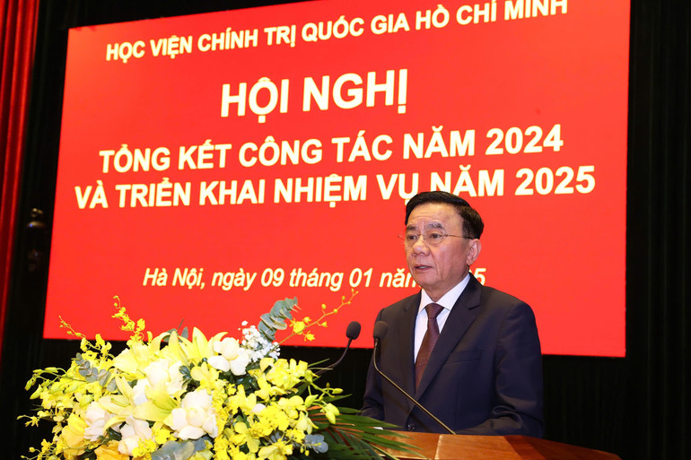 Đồng chí Trần Cẩm Tú phát biểu tại Hội nghị. Đồng chí Trần Cẩm Tú phát biểu tại Hội nghị.