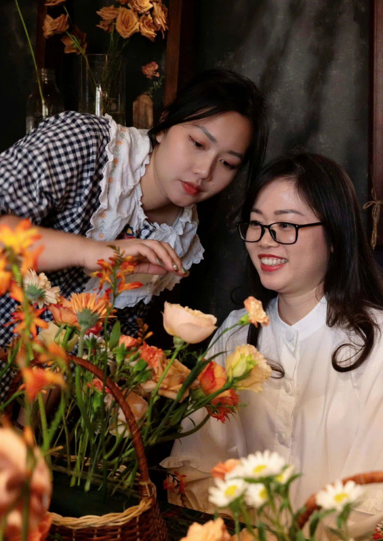 Mỗi sắc hoa đều mang một câu chuyện về hoài niệm.