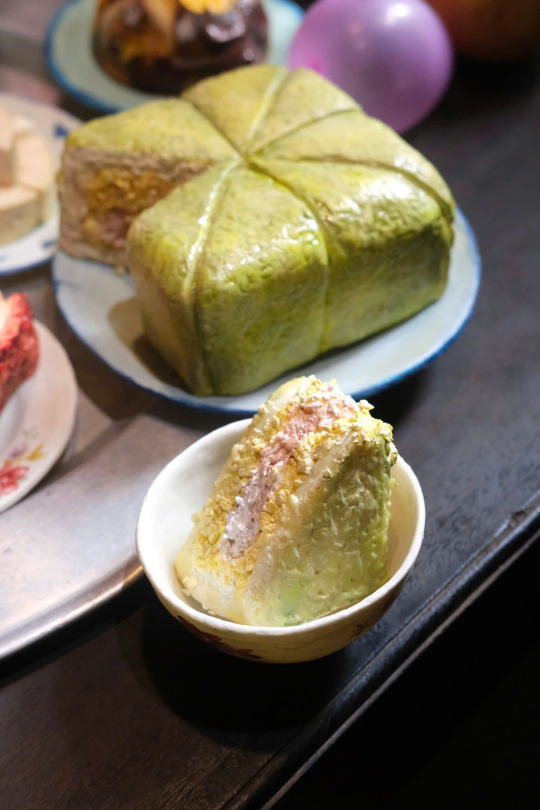 Tạo hình bánh chưng truyền thống. Tạo hình bánh chưng truyền thống.