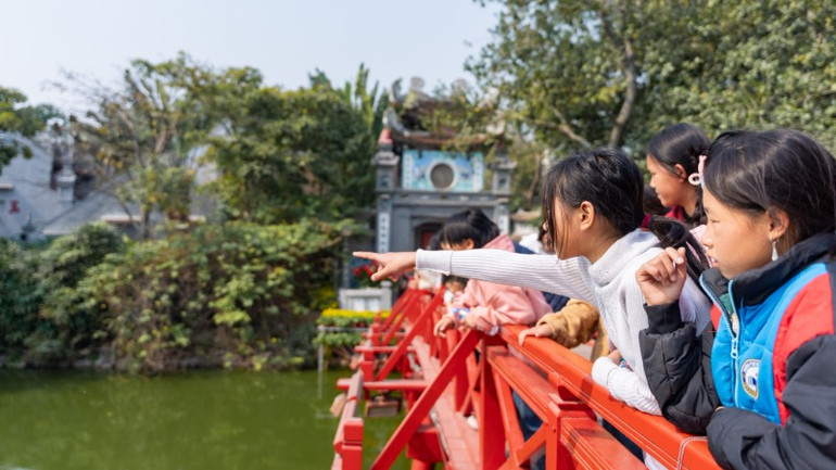Học sinh vùng cao khám phá vẻ đẹp của danh lam thắng cảnh Thủ đô. Học sinh vùng cao khám phá vẻ đẹp của danh lam thắng cảnh Thủ đô.