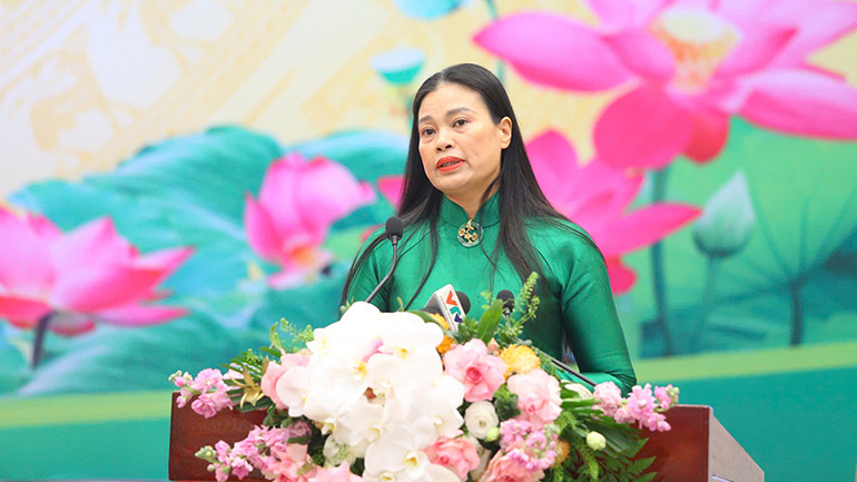 Giám đốc Sở Lao động-Thương binh và Xã hội Hà Nội Bạch Liên Hương phát biểu tại hội nghị tổng kết công tác năm 2024, triển khai nhiệm vụ năm 2025 của lĩnh vực lao động, người có công và xã hội.