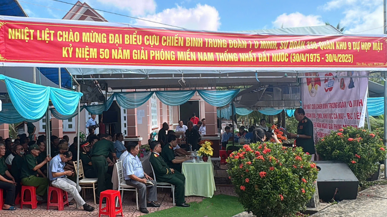 Quang cảnh buổi họp mặt Trung đoàn 1-U Minh Quang cảnh buổi họp mặt Trung đoàn 1-U Minh