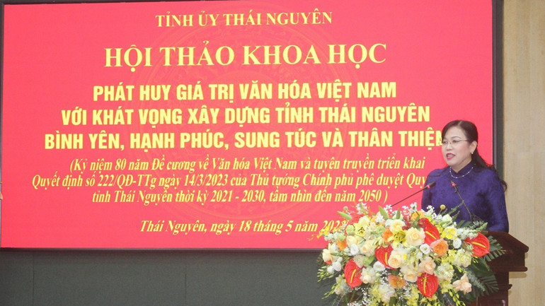 Đồng chí Nguyễn Thanh Hải, Ủy viên Trung ương Đảng, Bí thư Tỉnh ủy, Trưởng Đoàn đại biểu Quốc hội tỉnh Thái Nguyên phát biểu đề dẫn hội thảo.