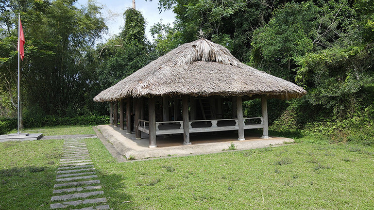 Đình Thanh La, xã Minh Thanh, huyện Sơn Dương, tỉnh Tuyên Quang nơi diễn ra cuộc mít tinh để bầu ra Ủy ban cách mạng lâm thời châu Tự Do vào ngày 16 tháng 3 năm 1945.