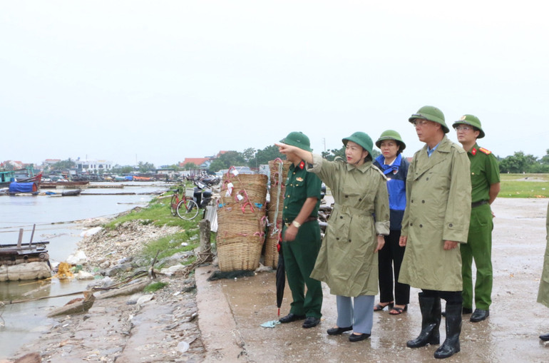 Lãnh đạo tỉnh Quảng Ninh trực tiếp chỉ đạo công tác phòng, chống bão số 2 tại thị xã Quảng Yên.