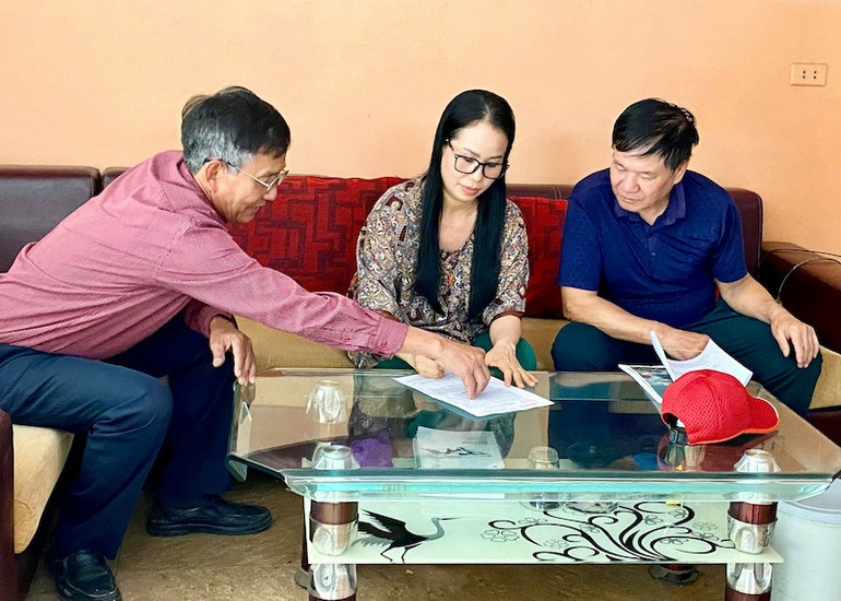 Phường Hồng Hà, thành phố Hạ Long, tổ chức lấy ý kiến của người dân qua phiếu.