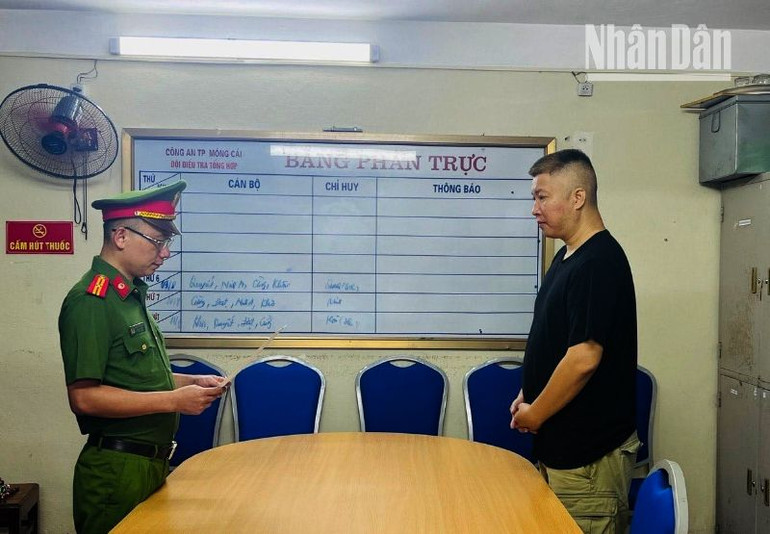 Đối tượng Lê Thế Đặng tại cơ quan công an. Đối tượng Lê Thế Đặng tại cơ quan công an.